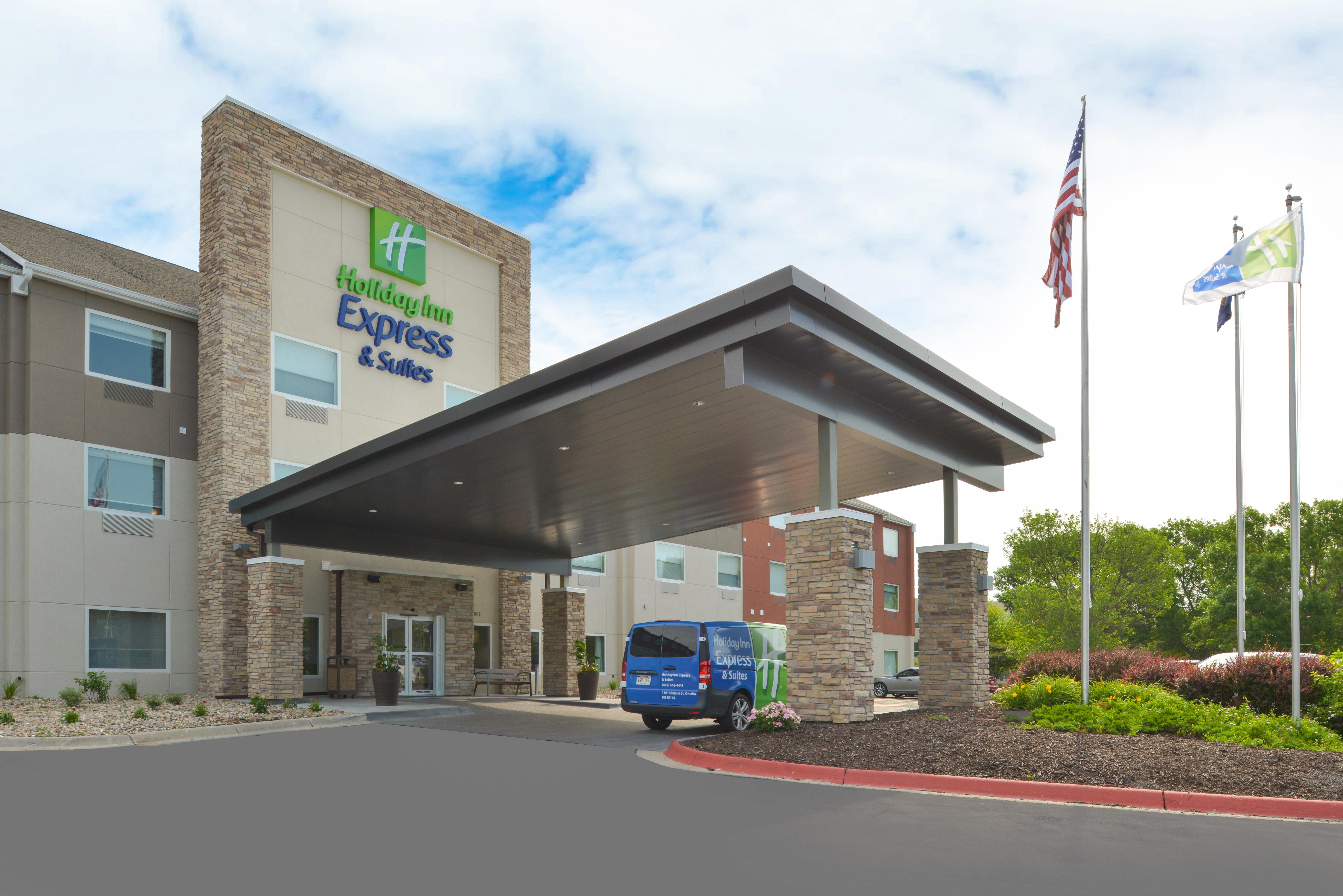 Holiday Inn Express & Suites - Omaha - 120Th And Maple By Ihg Eksteriør bilde