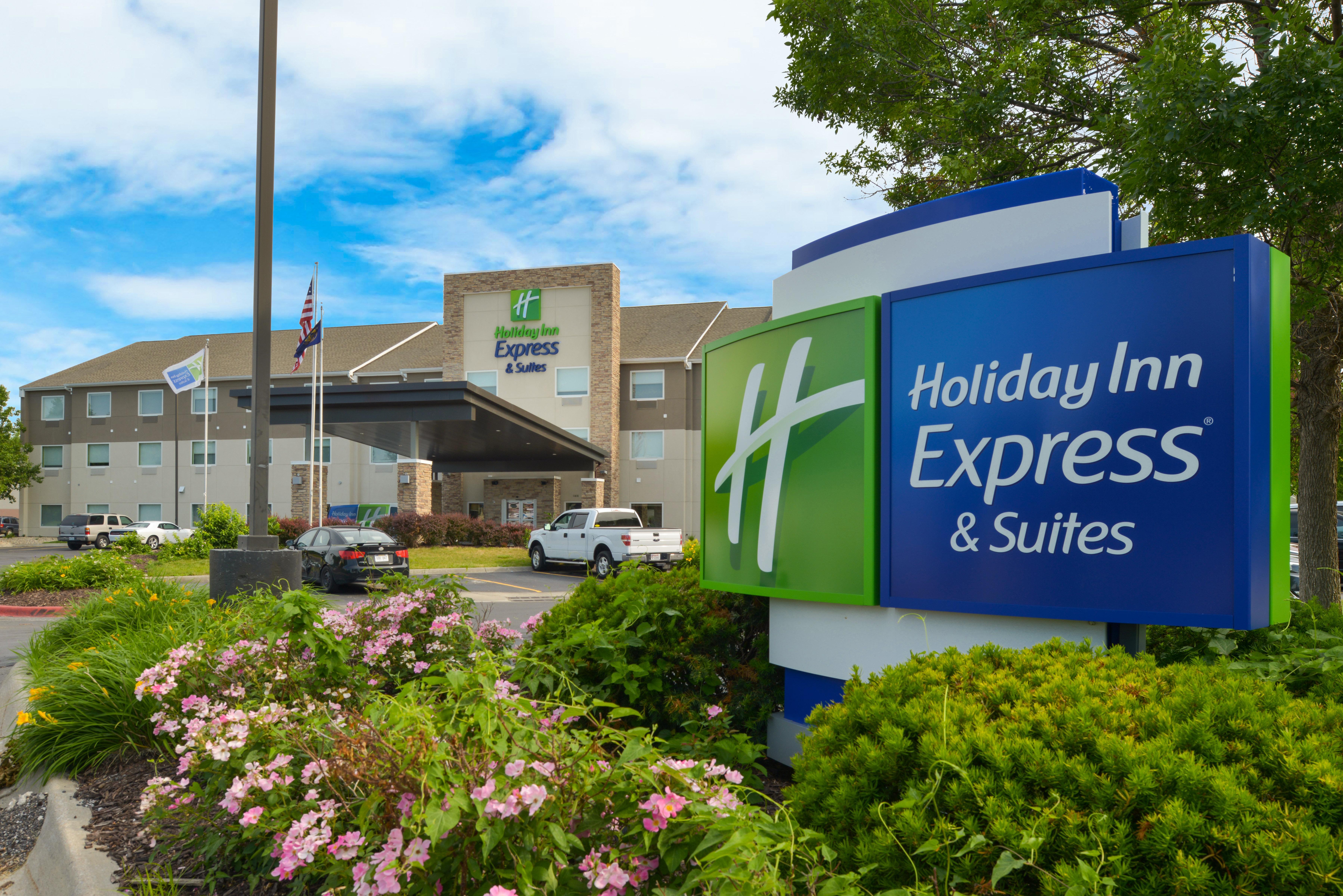 Holiday Inn Express & Suites - Omaha - 120Th And Maple By Ihg Eksteriør bilde