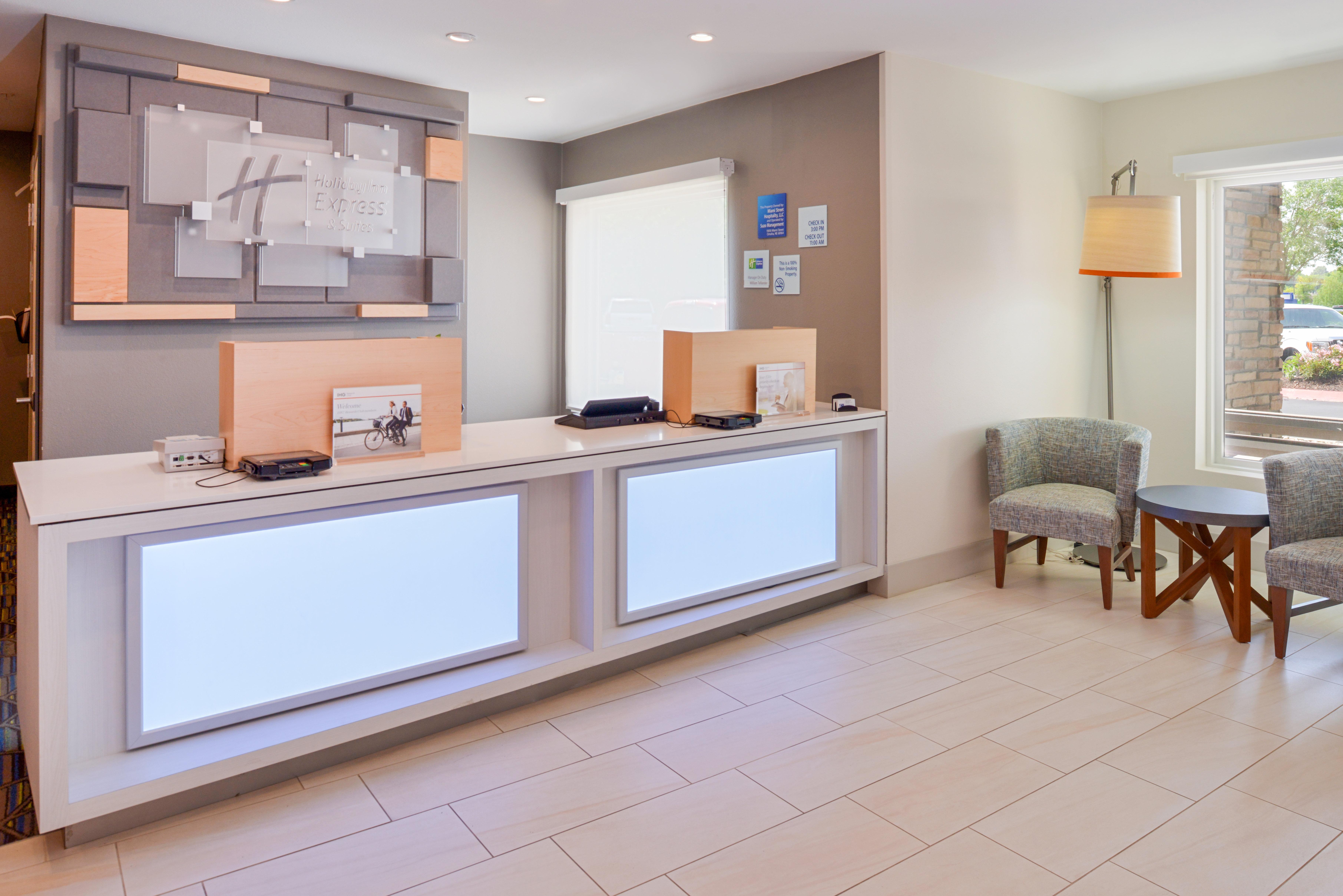 Holiday Inn Express & Suites - Omaha - 120Th And Maple By Ihg Eksteriør bilde