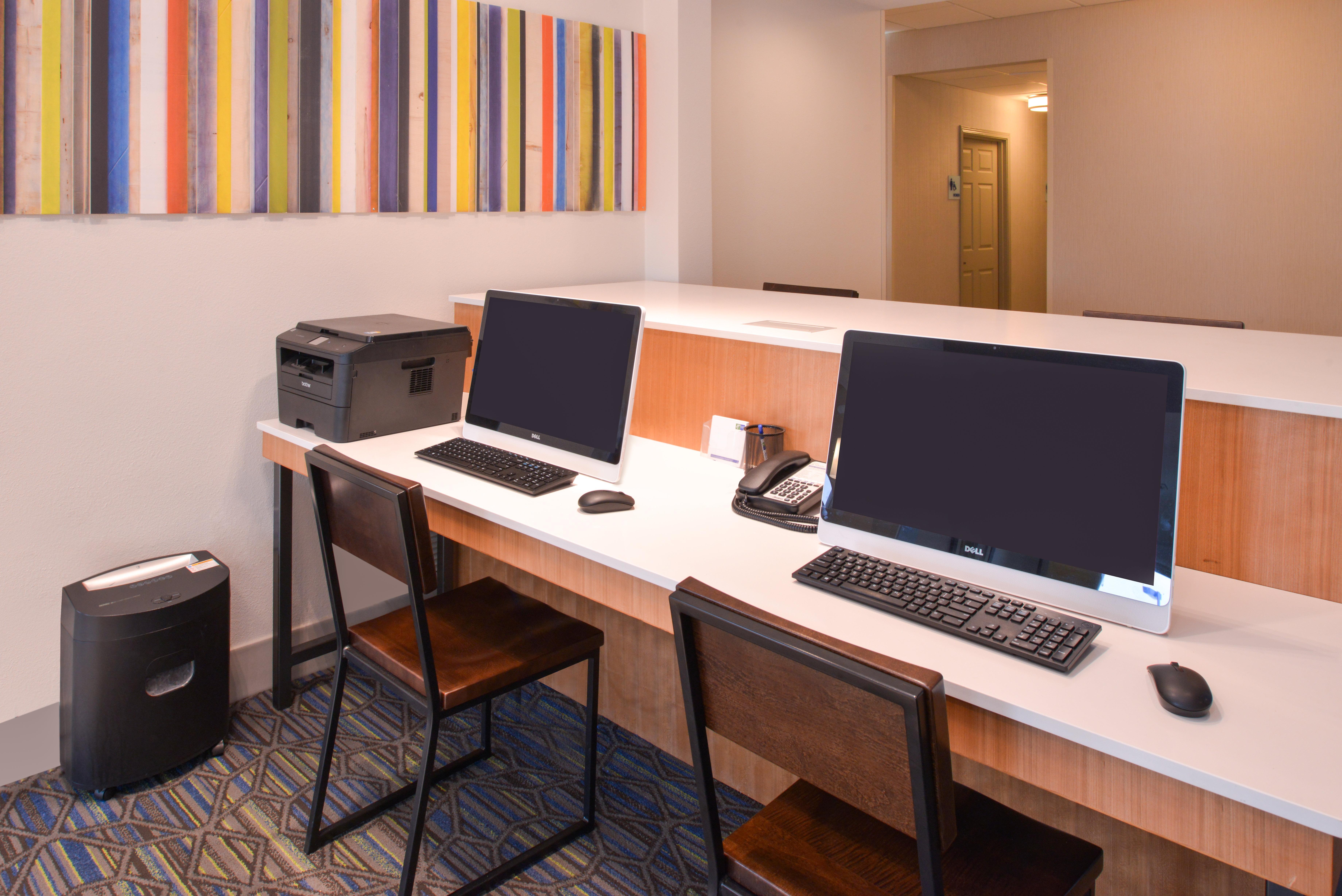 Holiday Inn Express & Suites - Omaha - 120Th And Maple By Ihg Eksteriør bilde
