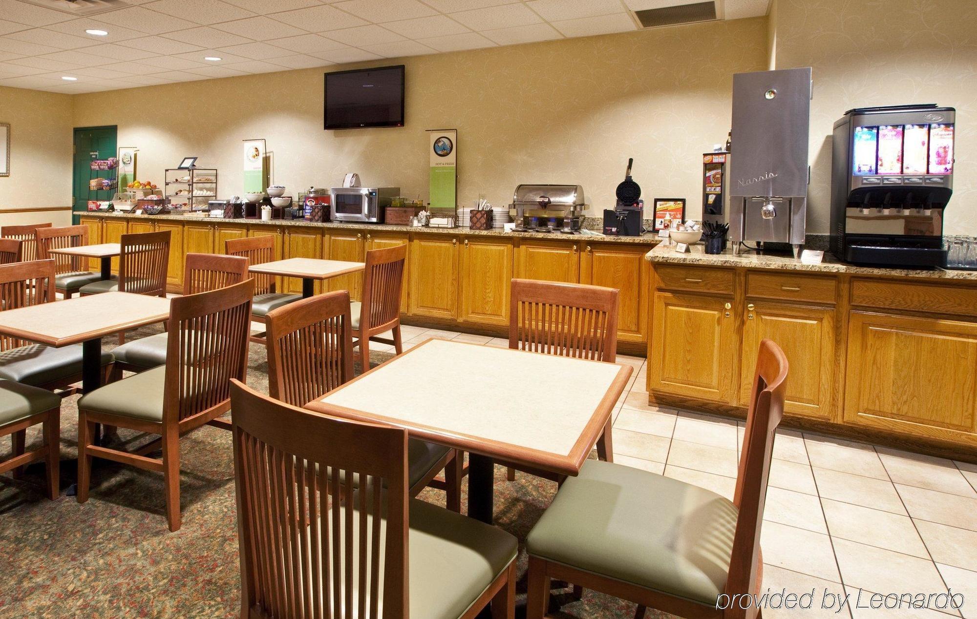 Holiday Inn Express & Suites - Omaha - 120Th And Maple By Ihg Restaurant bilde
