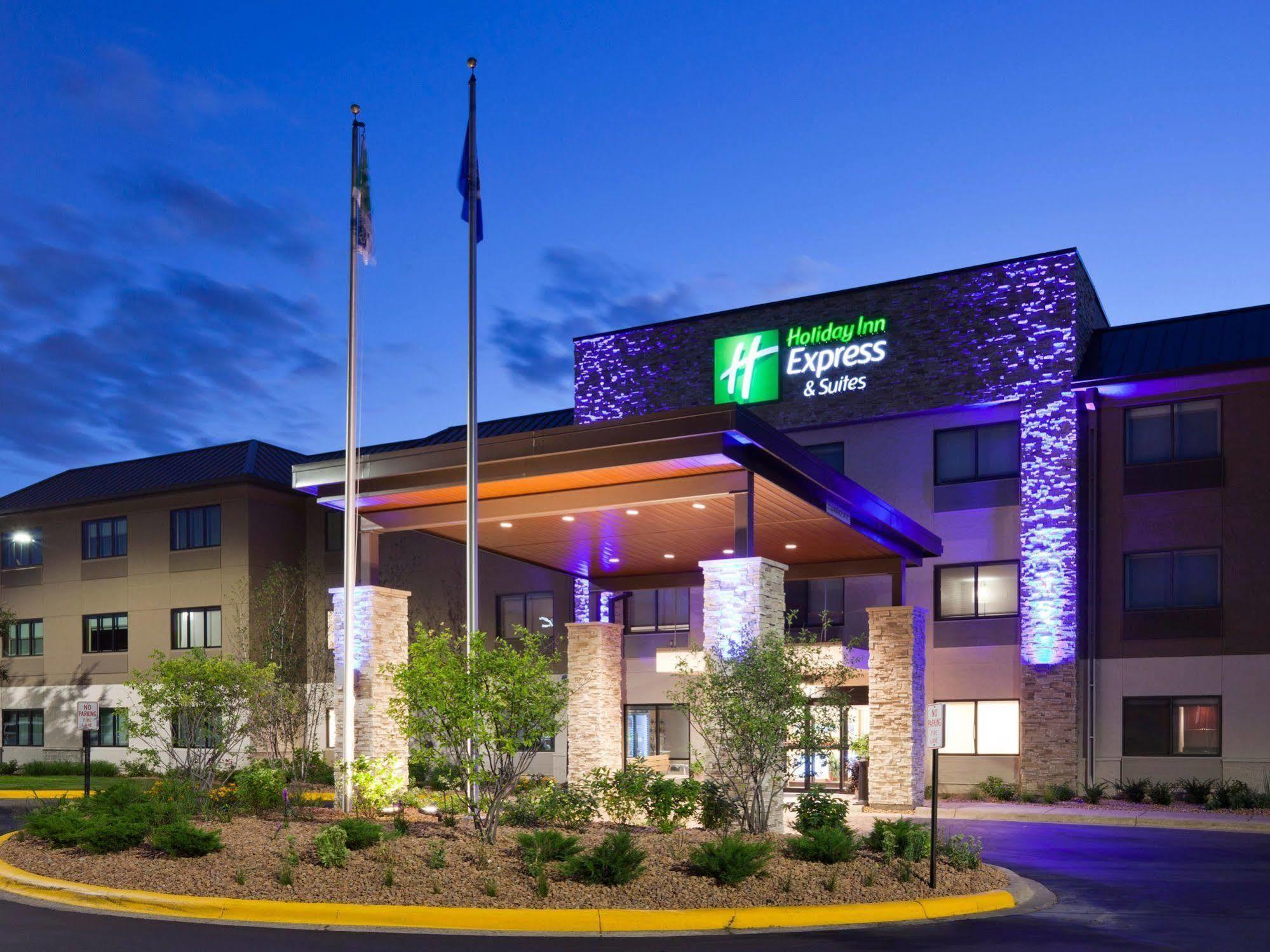 Holiday Inn Express & Suites - Omaha - 120Th And Maple By Ihg Eksteriør bilde